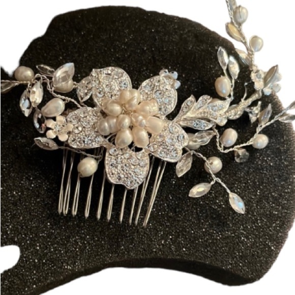 David’s Bridal white Rhinestone & Pearl headpiece / hair comb NWT - Picture 4 of 13